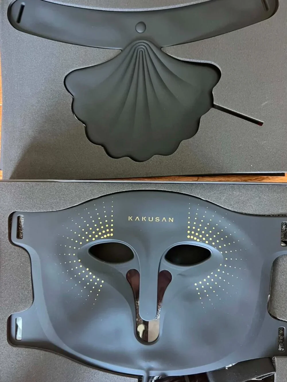 Kakusan Red Light LED Face and Neck Mask Blue and REd 850nm light with timer